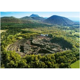 Volcan de Lemptegy - Visite à Pied 